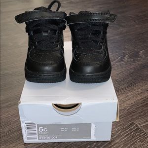 TODDLER NIKE AIR FORCE 1 MID BASKETBALL SHOES
